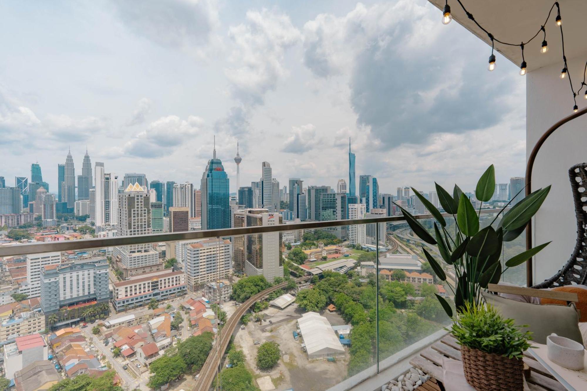 Suites & Residences @ Regalia By Plc Kuala Lumpur Ngoại thất bức ảnh